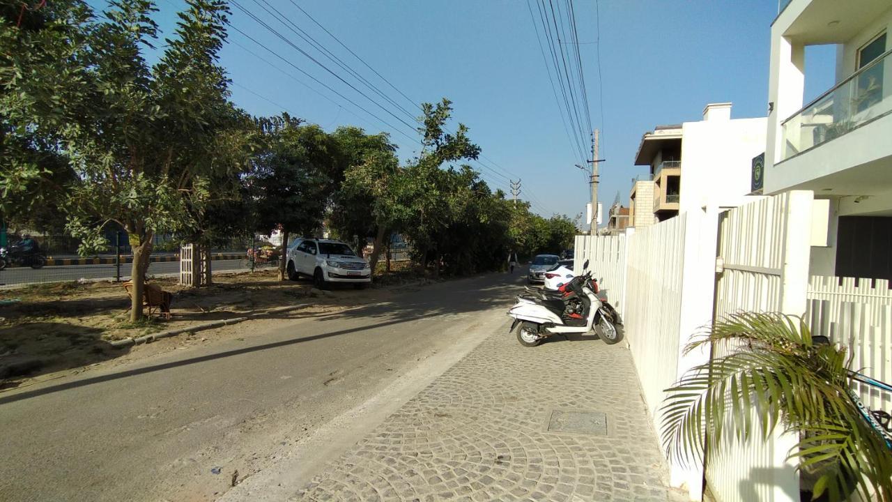 Saltstayz Sector 52 - Ardee City Mall Gurgaon Extérieur photo