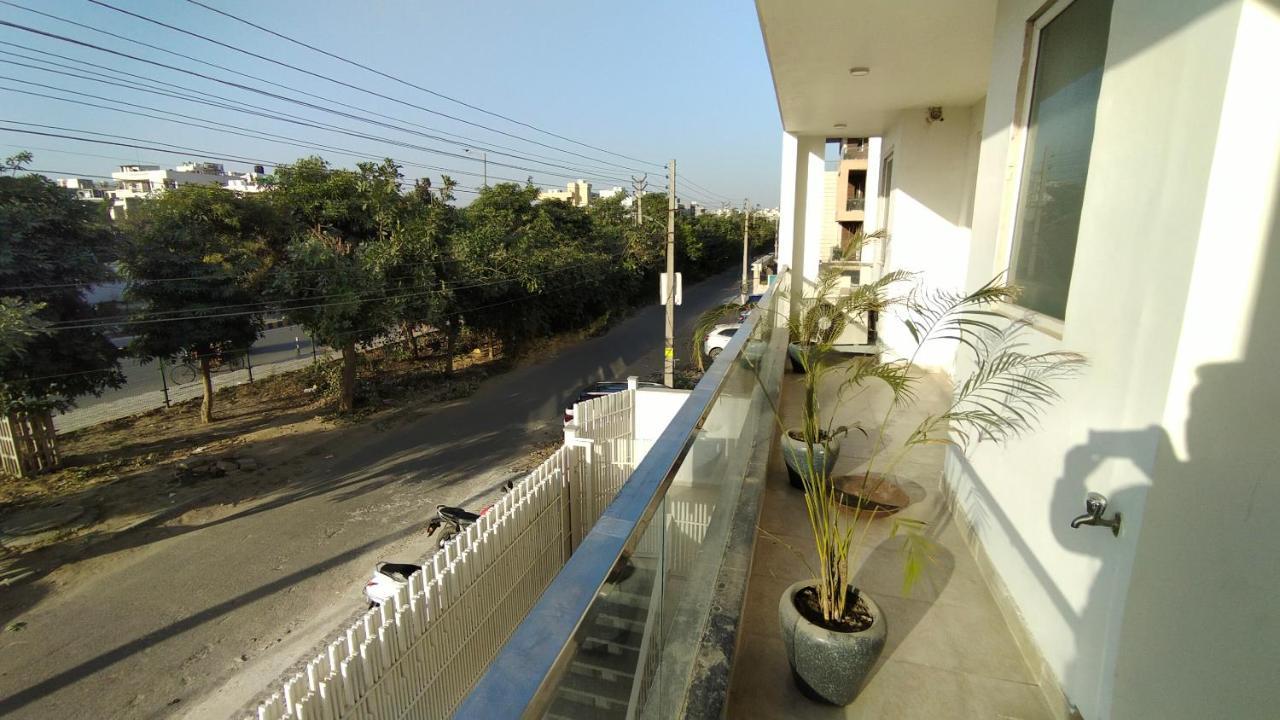 Saltstayz Sector 52 - Ardee City Mall Gurgaon Extérieur photo