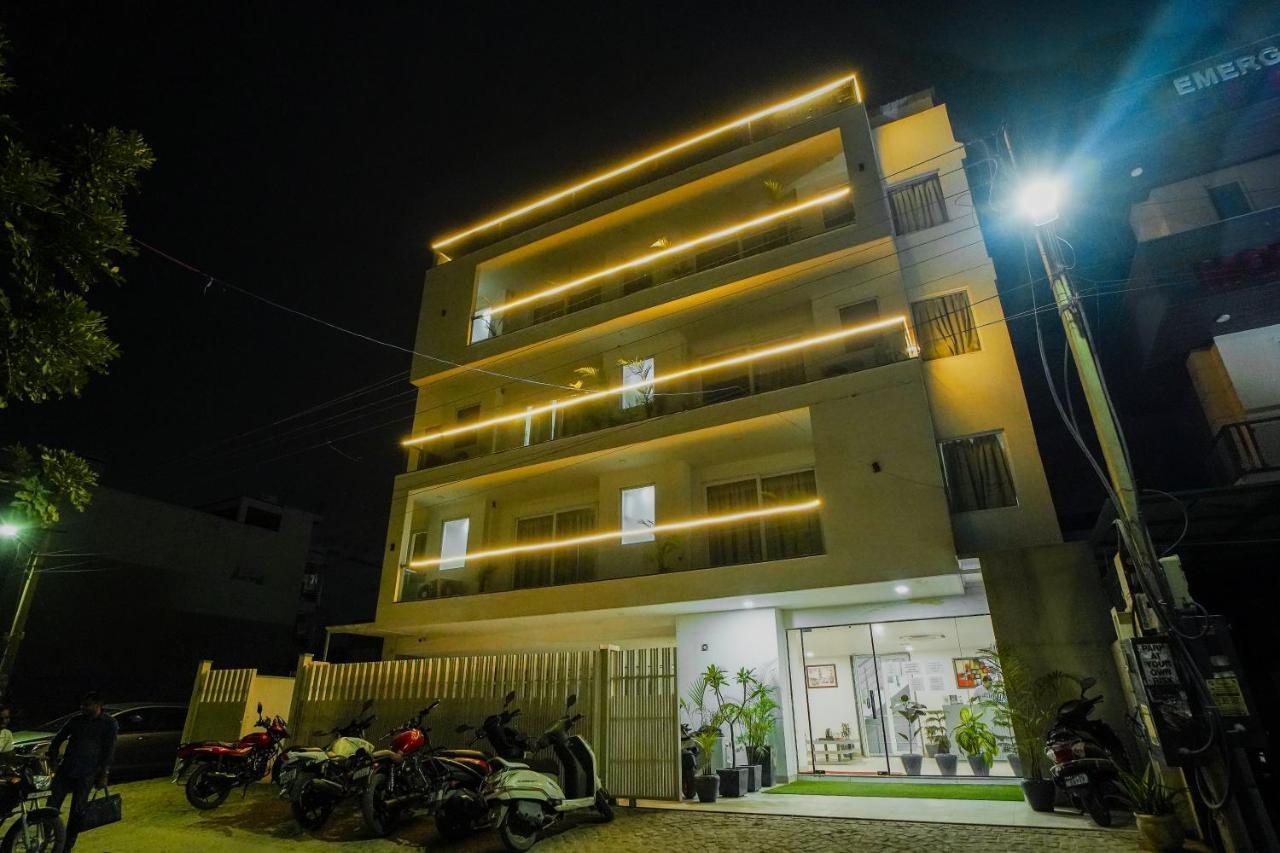 Saltstayz Sector 52 - Ardee City Mall Gurgaon Extérieur photo