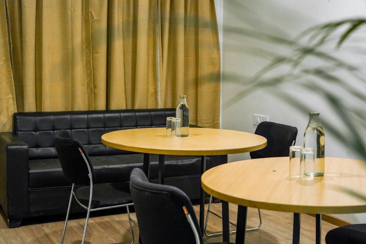 Saltstayz Sector 52 - Ardee City Mall Gurgaon Extérieur photo